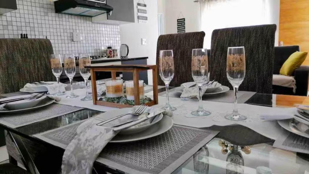 Evans Village - Apartments & Spa Йоханнесбург Экстерьер фото
