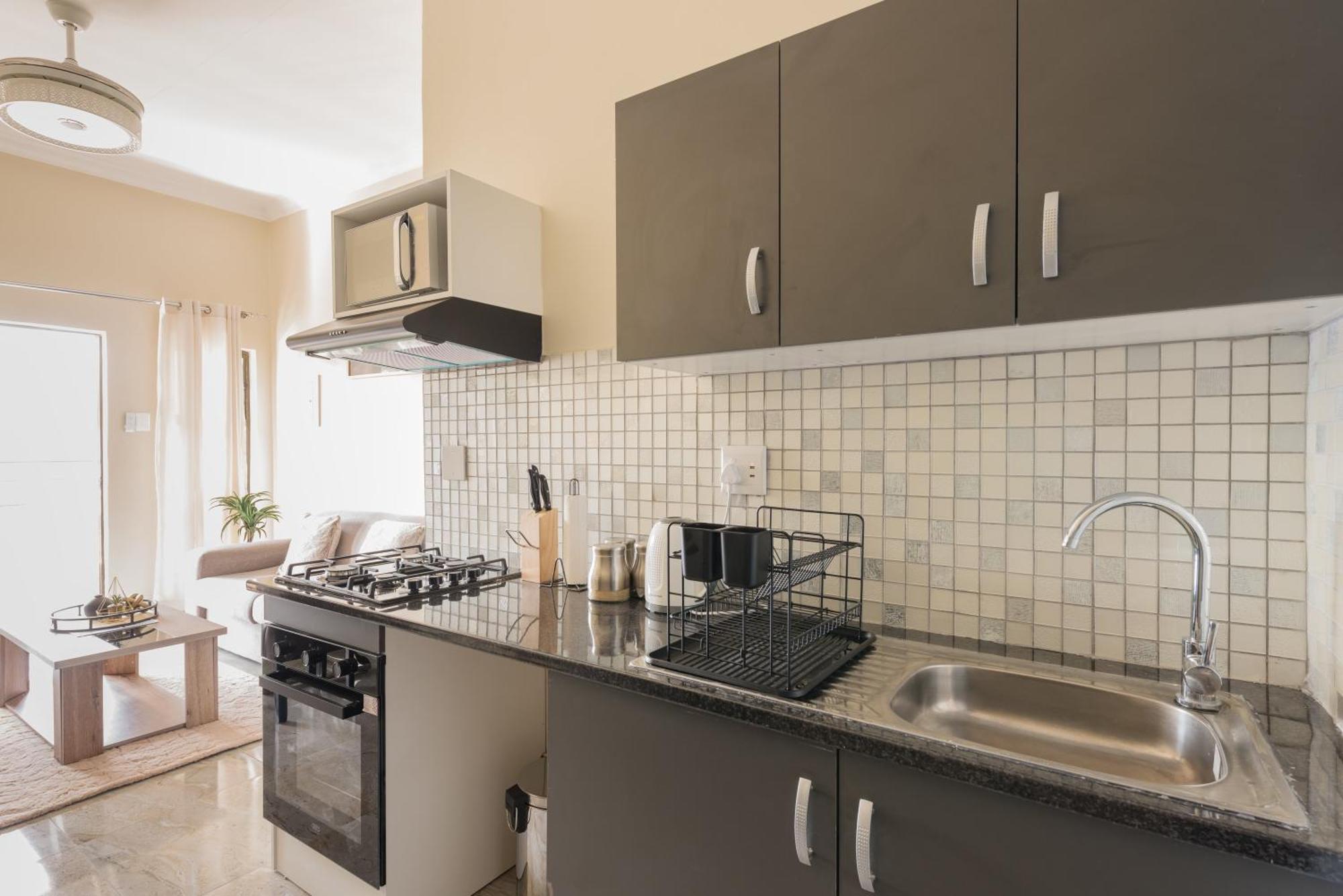 Evans Village - Apartments & Spa Йоханнесбург Экстерьер фото