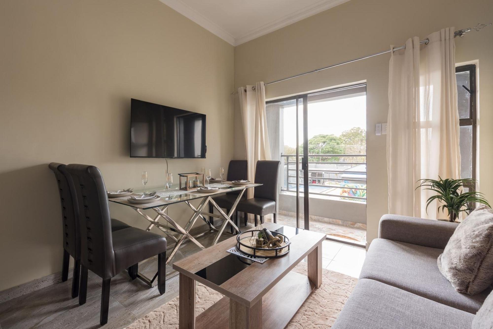 Evans Village - Apartments & Spa Йоханнесбург Экстерьер фото