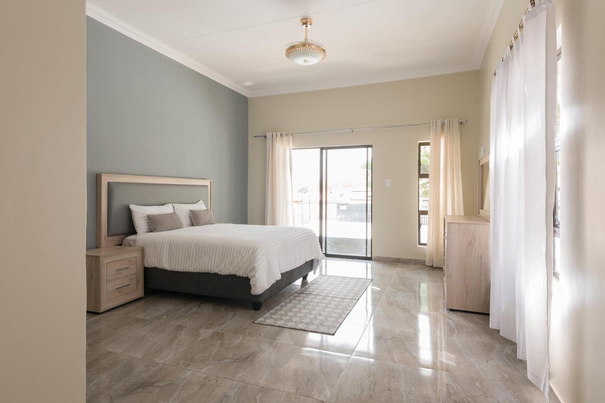 Evans Village - Apartments & Spa Йоханнесбург Экстерьер фото