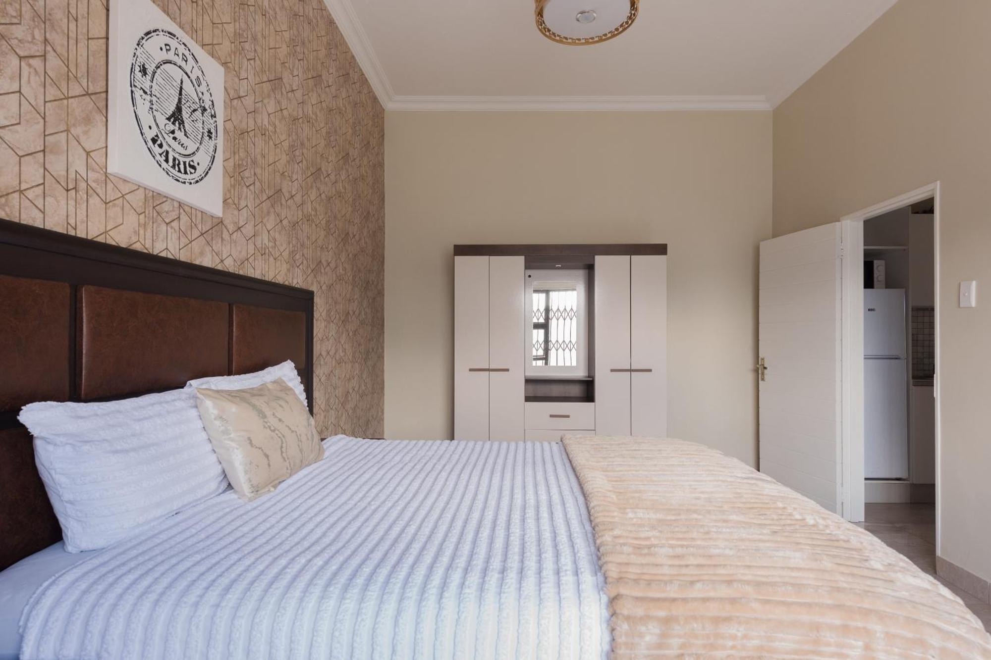 Evans Village - Apartments & Spa Йоханнесбург Экстерьер фото